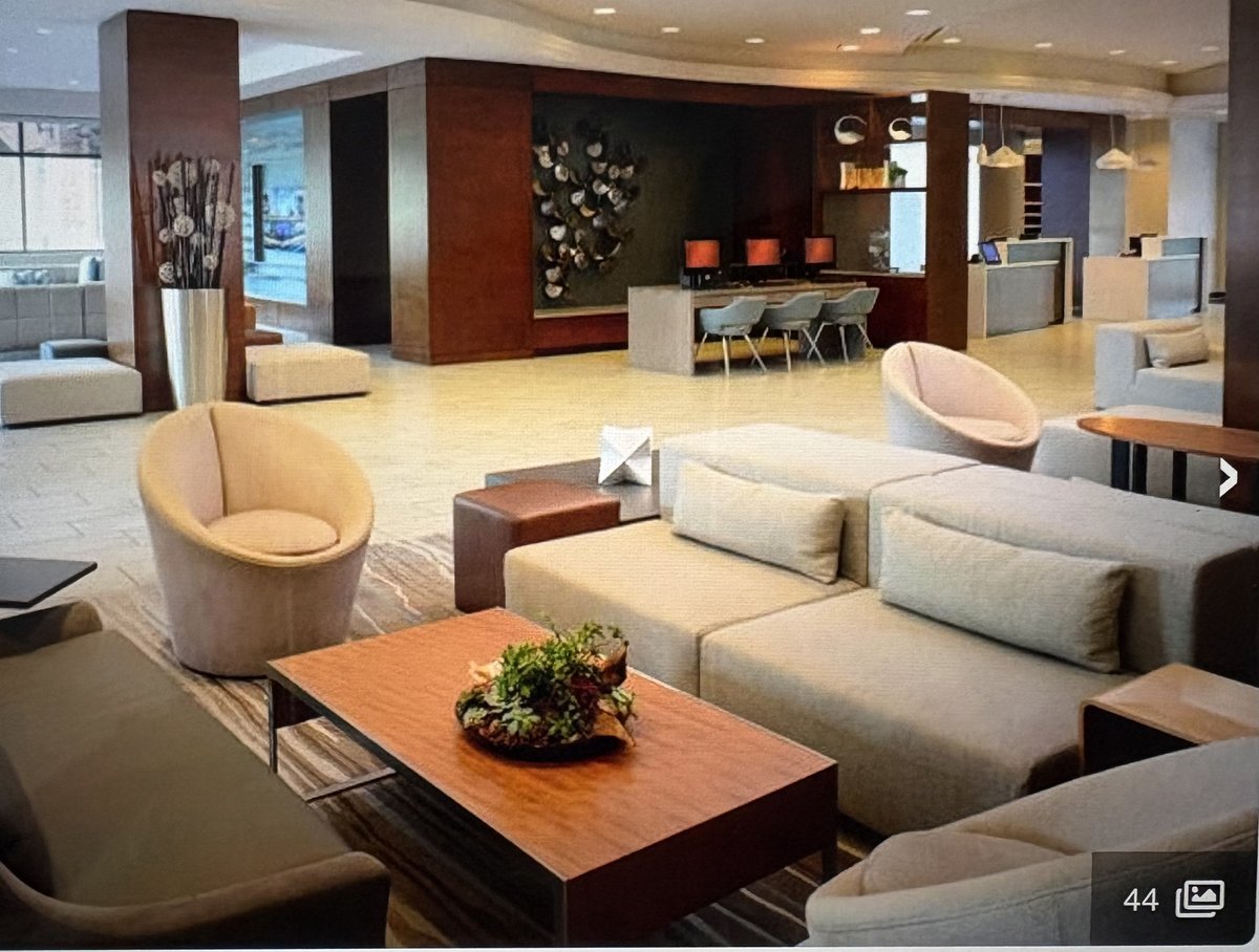 Marriott Newport News City Center — lobby