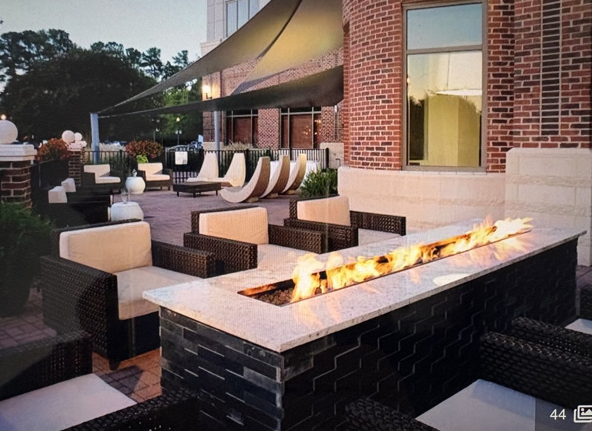 Marriott Newport News City Center — exterior view